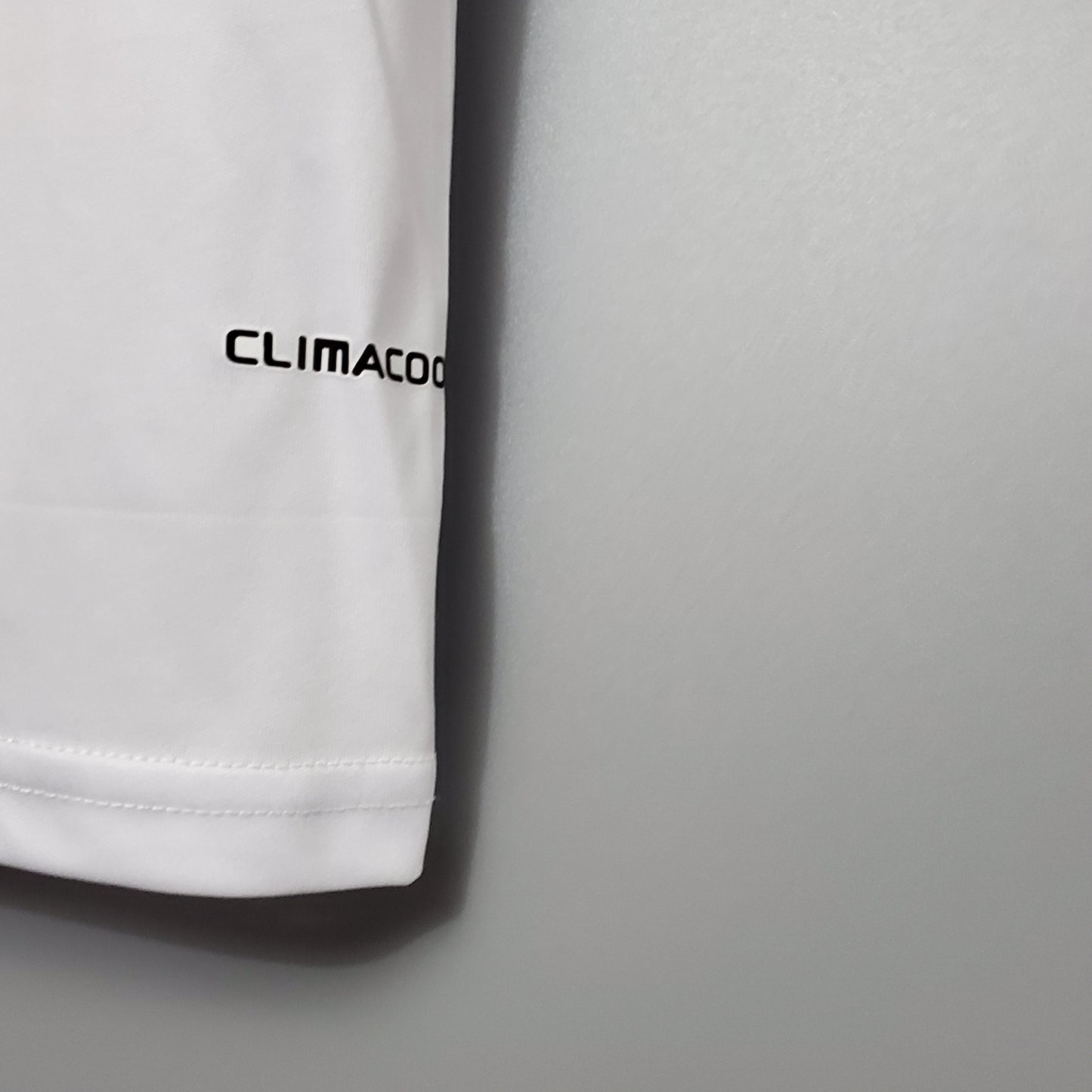 REAL MADRID 2009 - 2010 HOME JERSEY