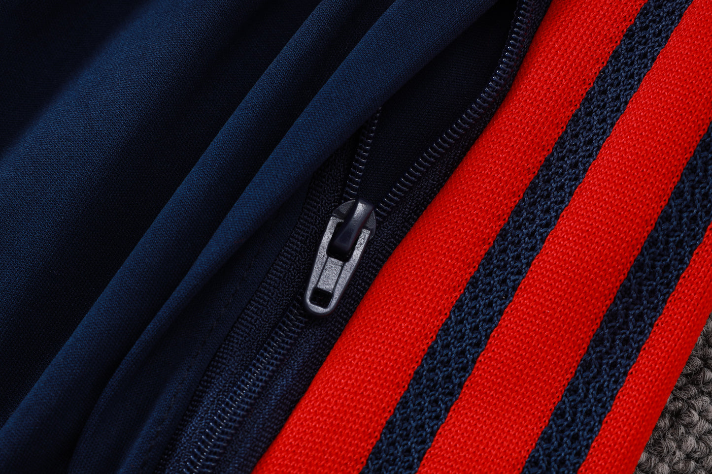 Bayern 2627 Sleeveless Training Kit
