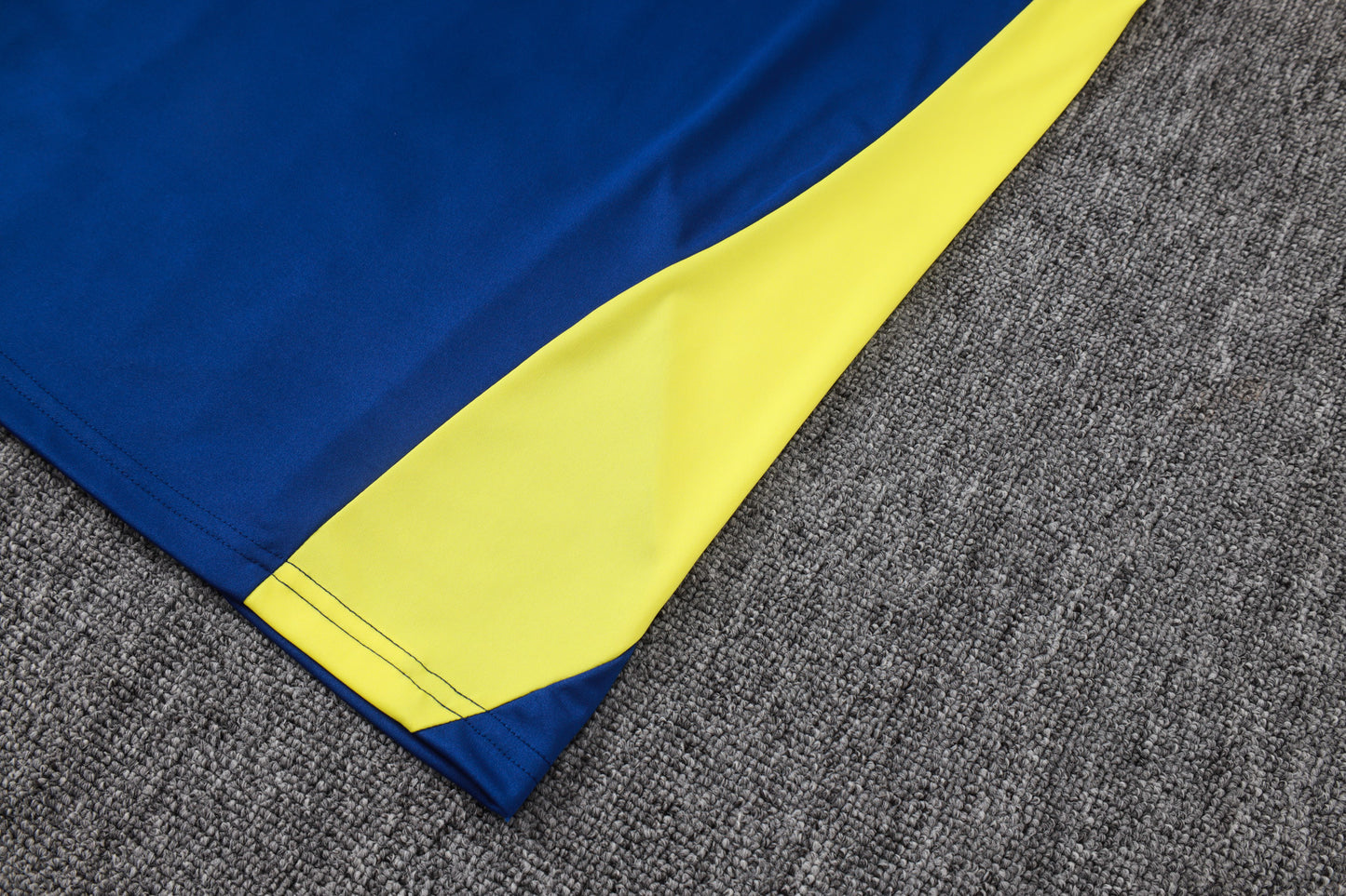 Arsenal Sleeveless Training Kit retro style