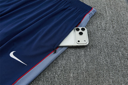26 27 England Tracksuit 1