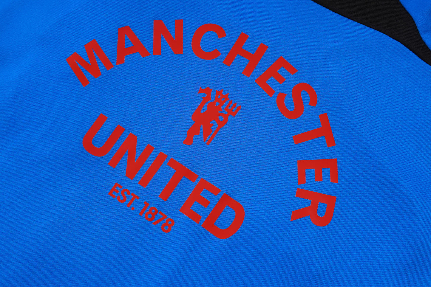 Manchester United  Sleeveless Training Kit retro style