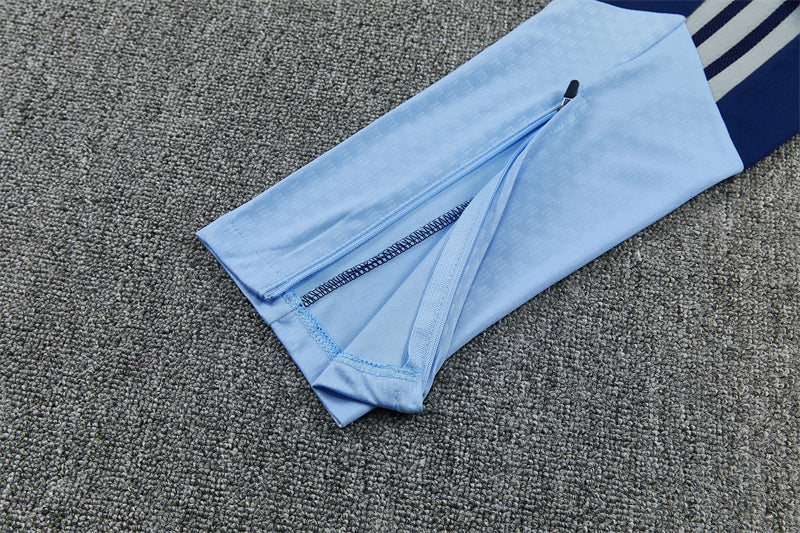 26 27 Ajax Tracksuit 1
