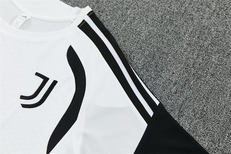 2627 Juventus short sleeve Training Kit