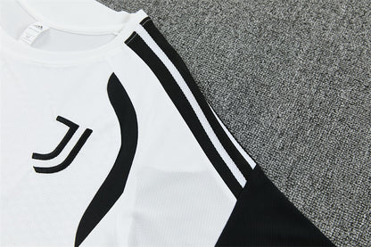 2627 Juventus short sleeve Training Kit