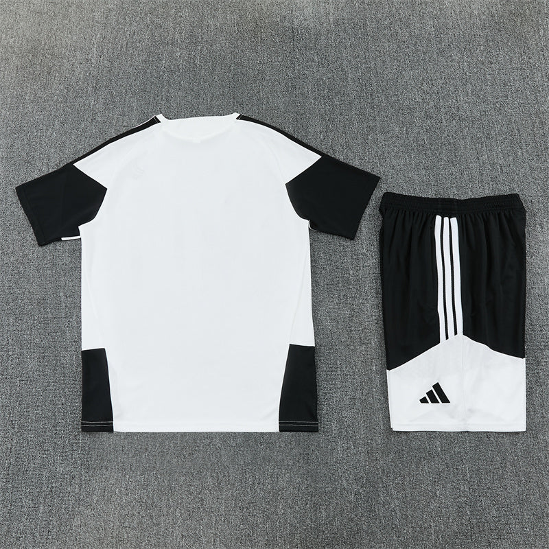 2627 Juventus short sleeve Training Kit