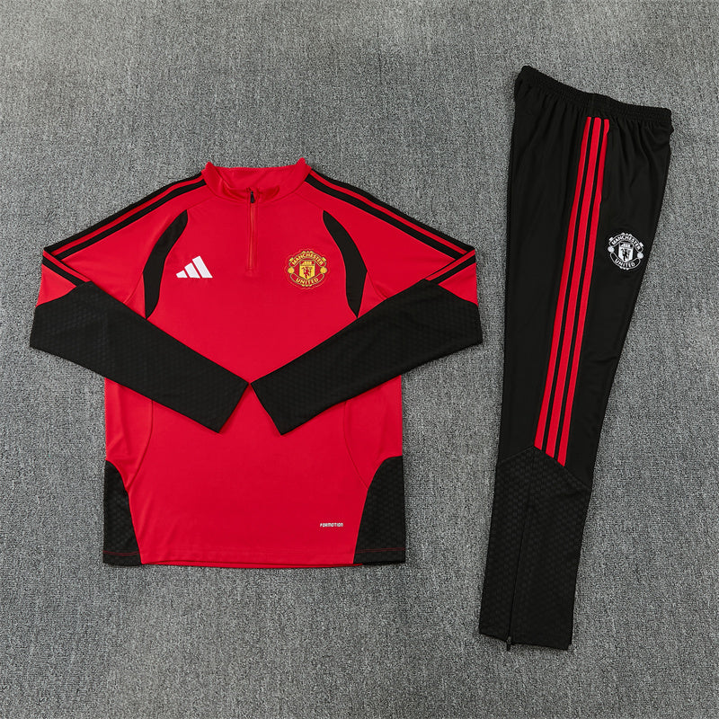 26 27   Manchester United Tracksuit