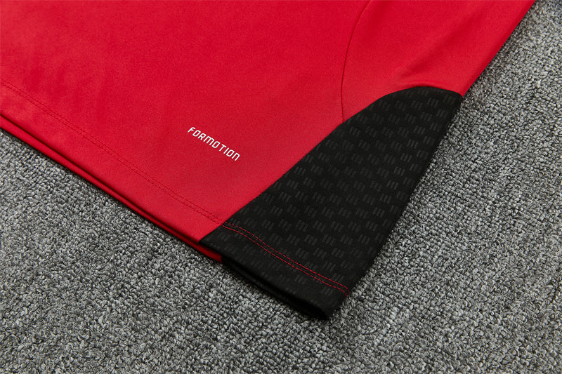 26 27   Manchester United Tracksuit