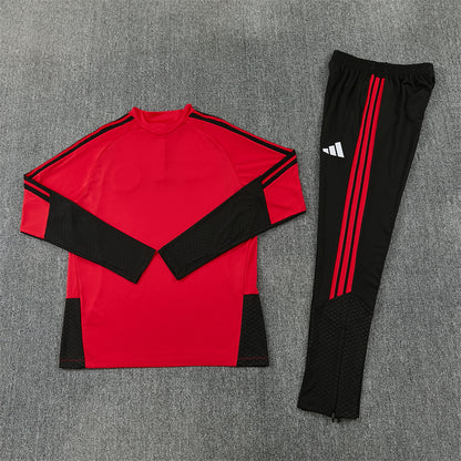 26 27   Manchester United Tracksuit