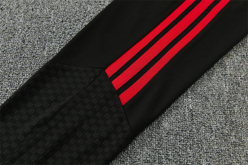 26 27   Manchester United Tracksuit