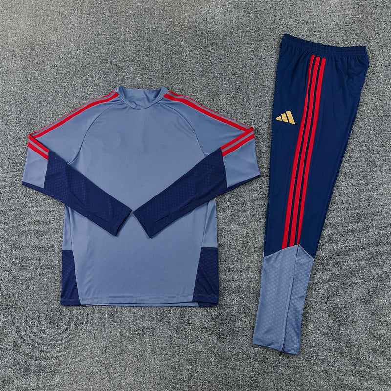 26 27 Bayern Tracksuit 2