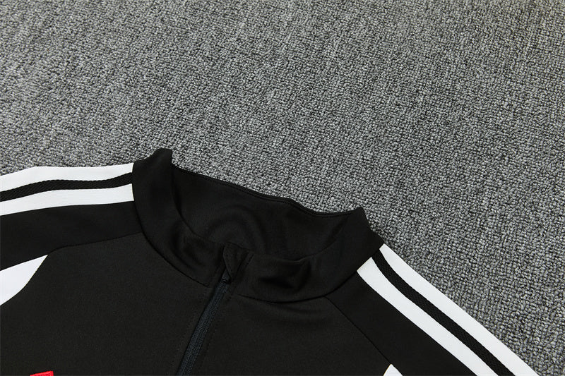 26 27 Liverpool Tracksuit 3