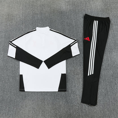 26 27 Liverpool Tracksuit 1