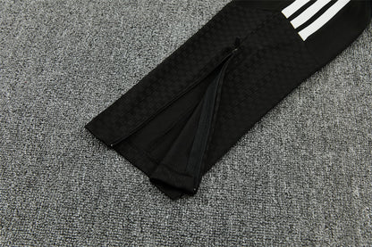 26 27 Liverpool Tracksuit 1
