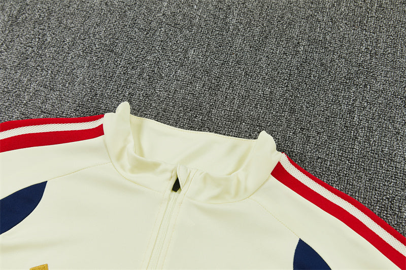 26 27 Bayern Tracksuit