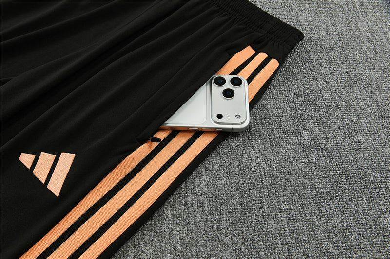 26 27 Arsenal Tracksuit 1