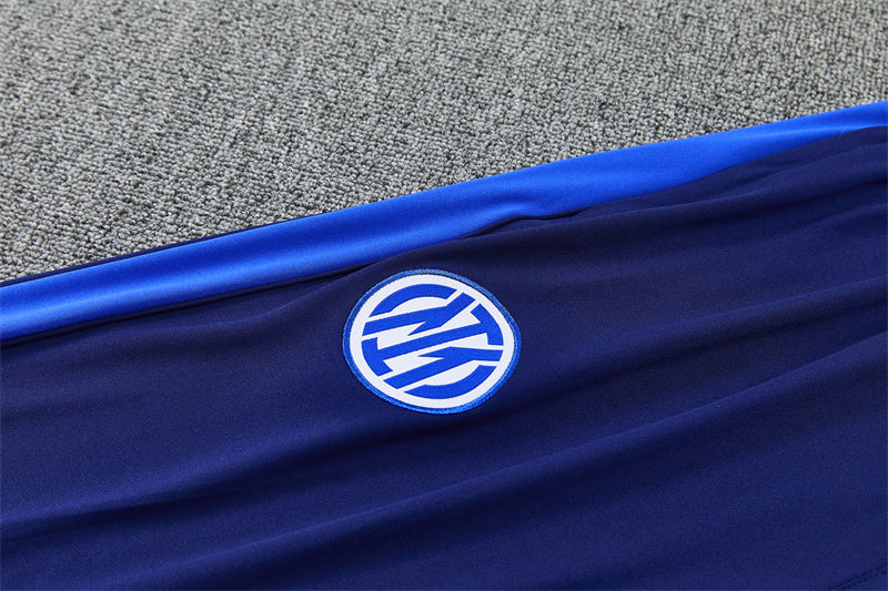 26 27 Inter Milan Tracksuit