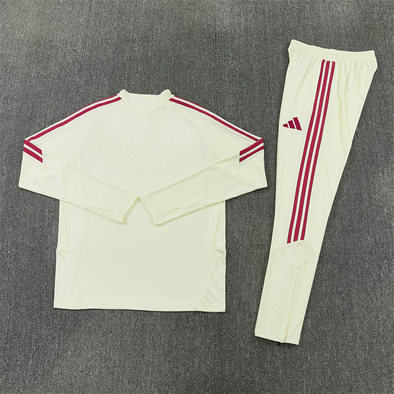 26 27 Real Madrid Tracksuit 8