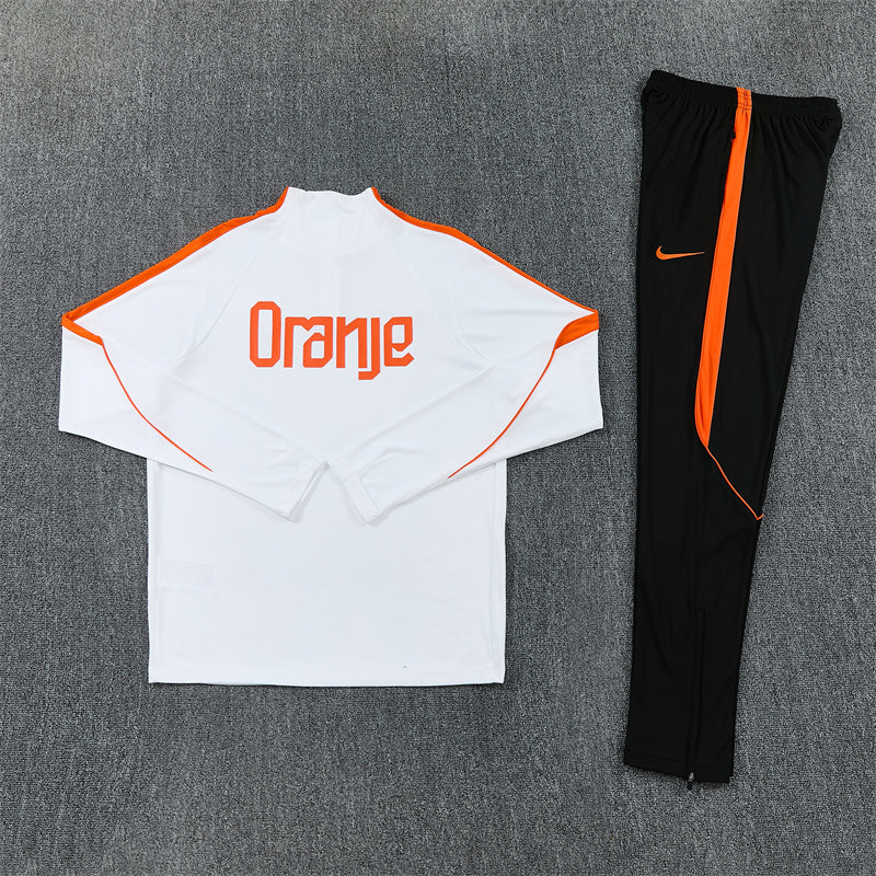 26 27 Netherlands Tracksuit 1