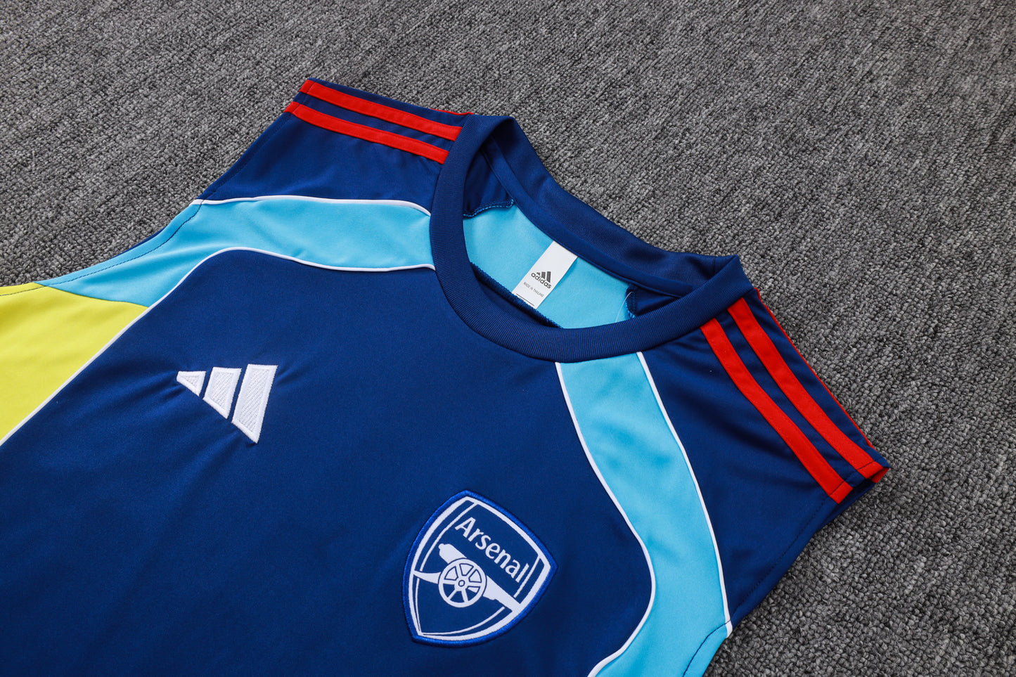 Arsenal Sleeveless Training Kit retro style