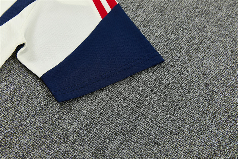 2627  Bayern short sleeve Training Kit 1