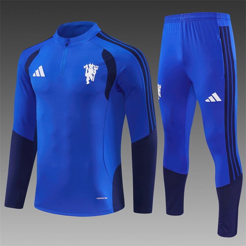 26 27 Manchester United Tracksuit