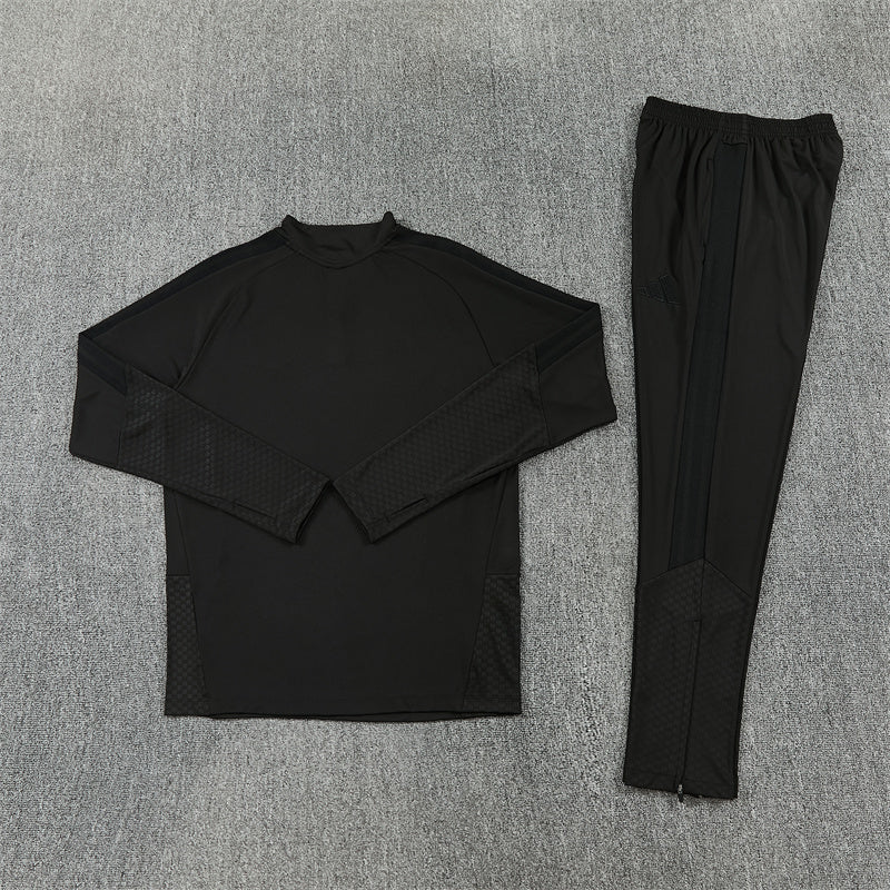 26 27   Manchester United Tracksuit 1