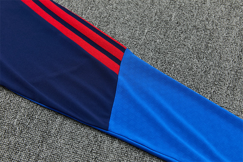 26 27 Lyon Tracksuit