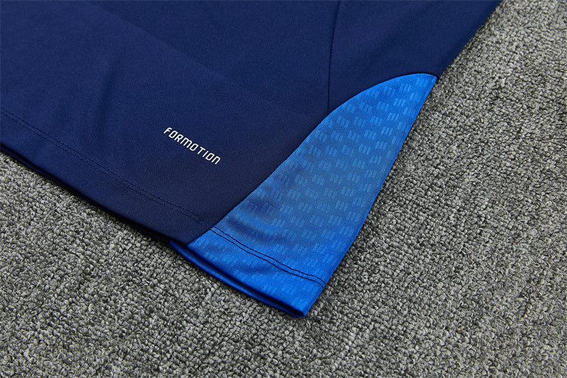 26 27 Lyon Tracksuit