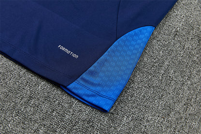 26 27 Lyon Tracksuit