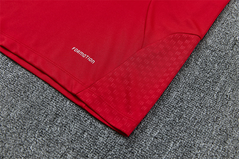 26 27 Liverpool Tracksuit