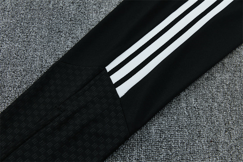 26 27 Liverpool Tracksuit