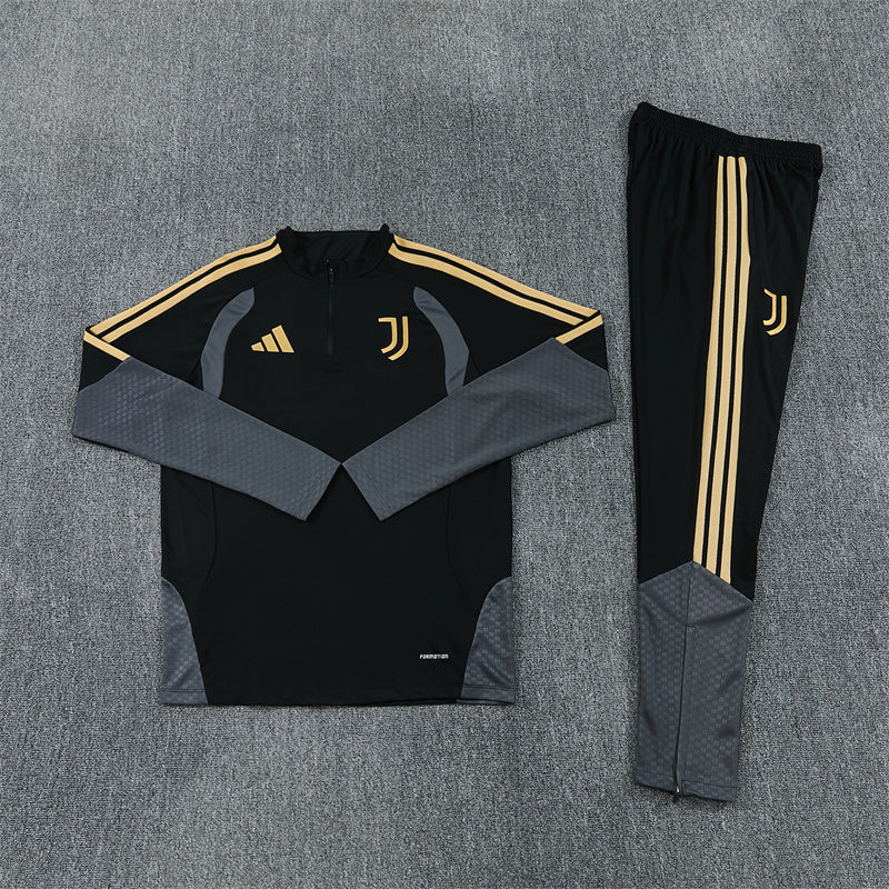 26 27 Juventus Tracksuit