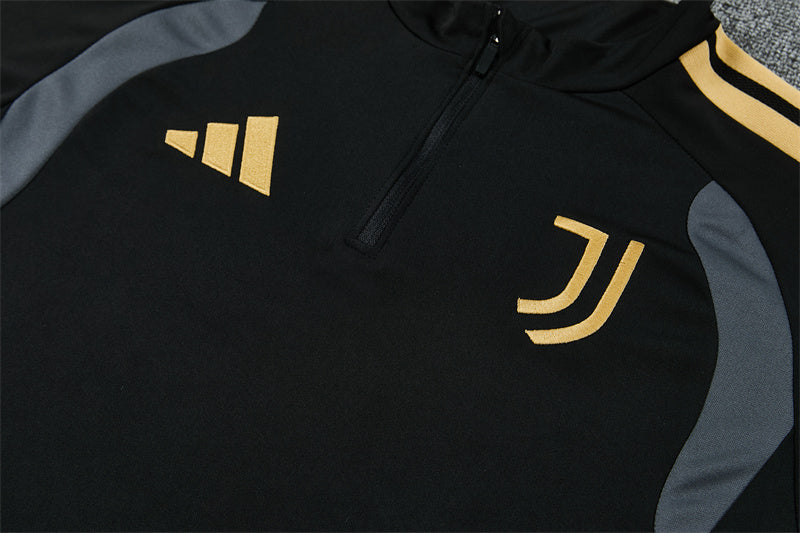 26 27 Juventus Tracksuit
