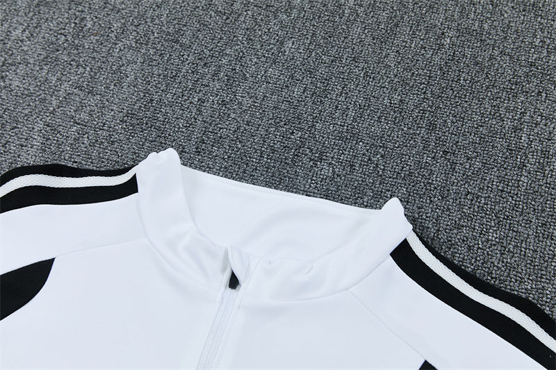 26 27 Juventus Tracksuit 1