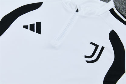 26 27 Juventus Tracksuit 1