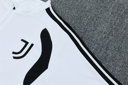 26 27 Juventus Tracksuit 1