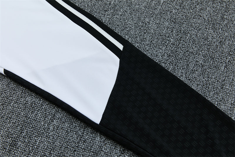 26 27 Juventus Tracksuit 1