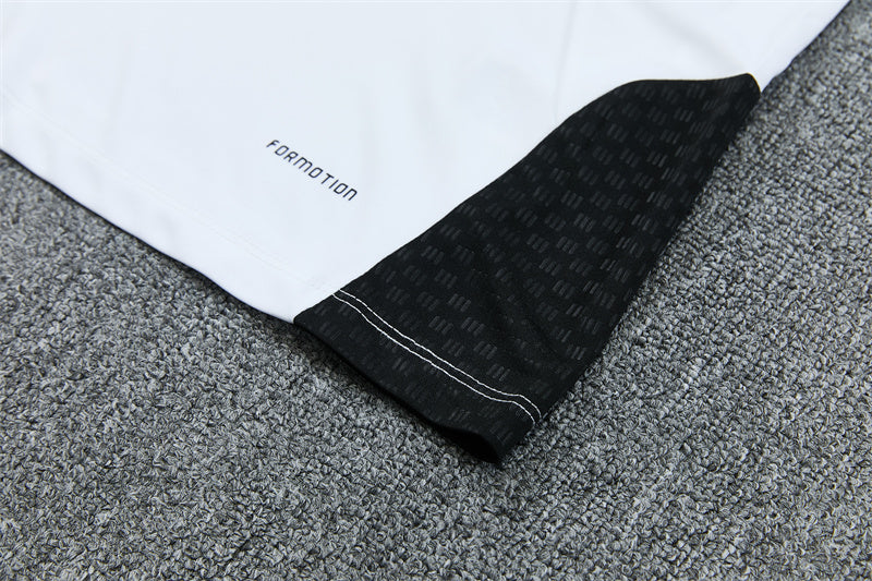 26 27 Juventus Tracksuit 1