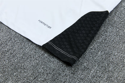 26 27 Juventus Tracksuit 1