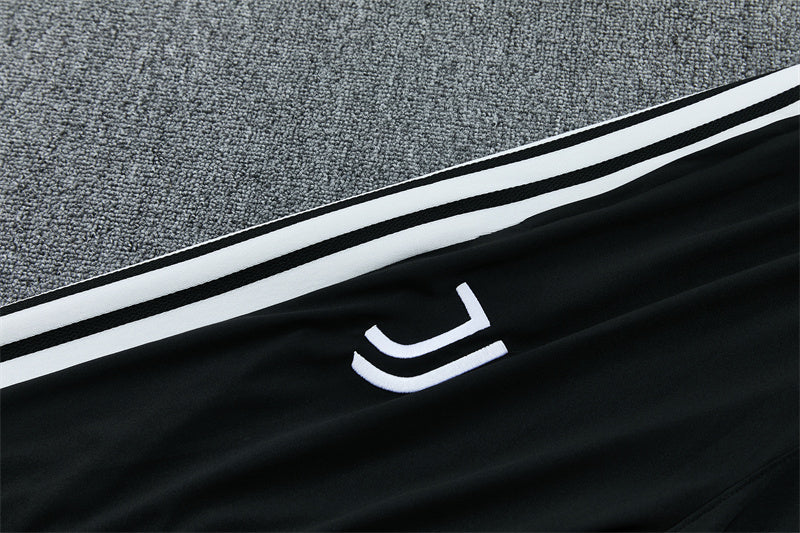 26 27 Juventus Tracksuit 1