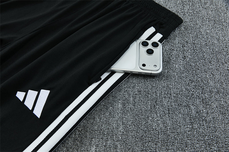 26 27 Juventus Tracksuit 1