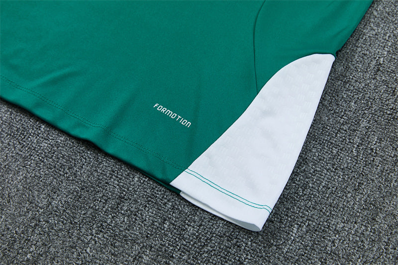 26 27 Liverpool Tracksuit