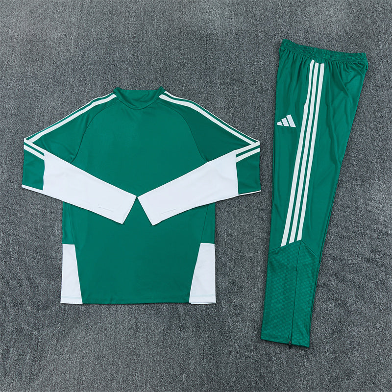 26 27 Liverpool Tracksuit
