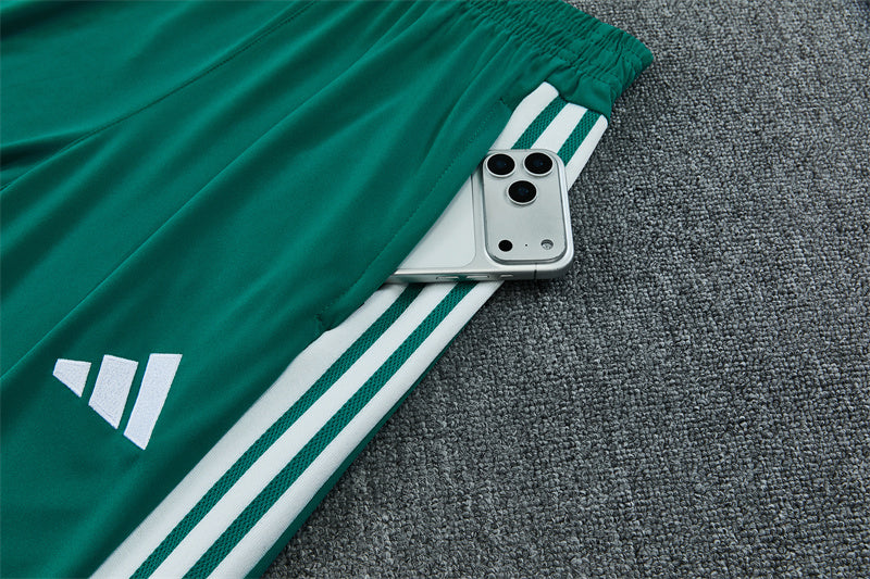 26 27 Liverpool Tracksuit