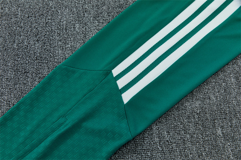 26 27 Liverpool Tracksuit