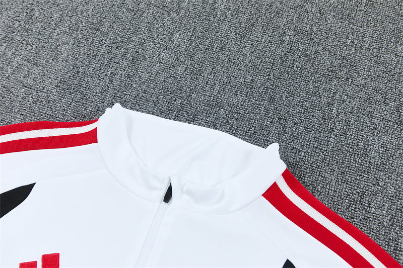26 27 Arsenal Tracksuit 1