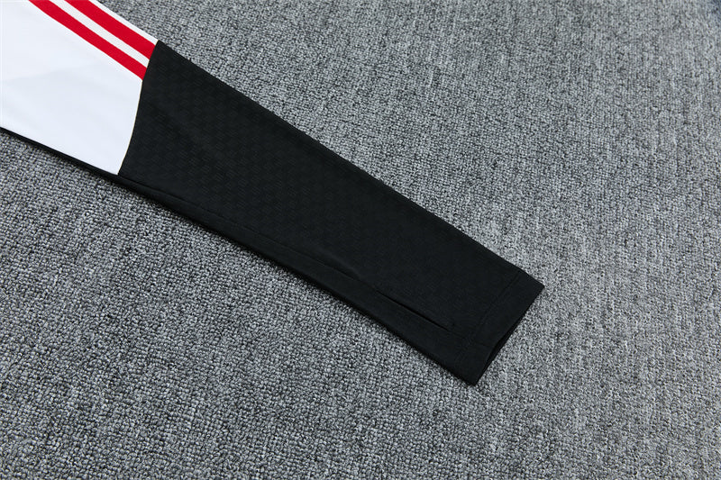 26 27 Arsenal Tracksuit 1