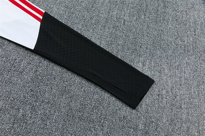 26 27 Arsenal Tracksuit 1