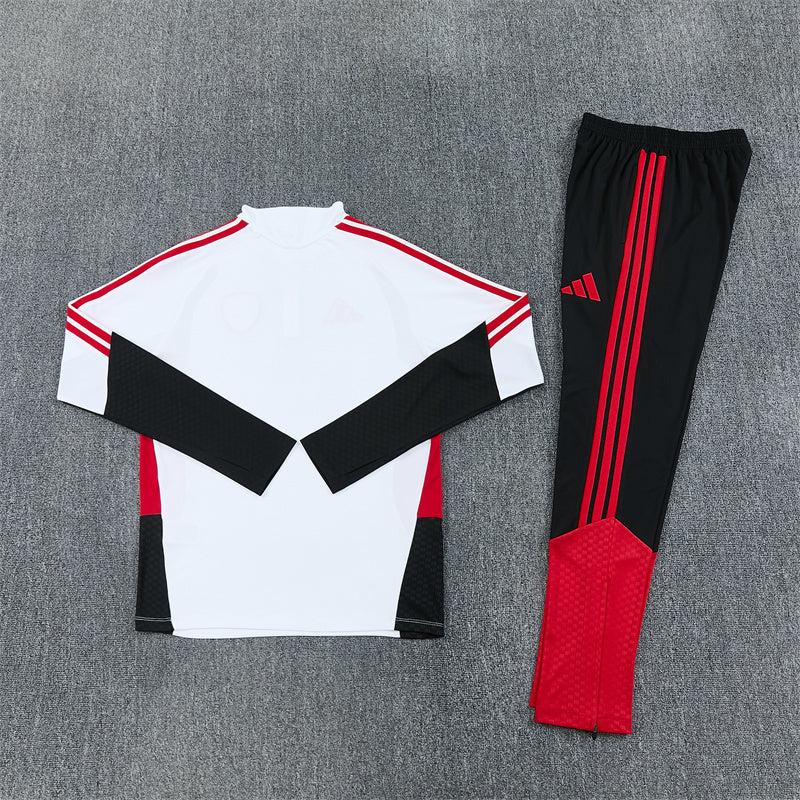 26 27 Arsenal Tracksuit 1