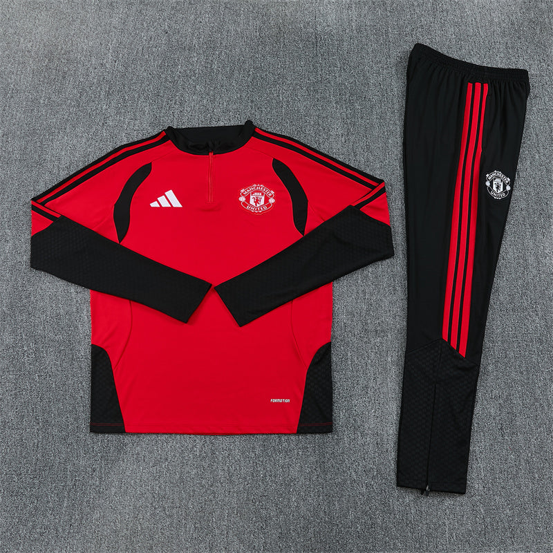 26 27 Manchester United Tracksuit 1